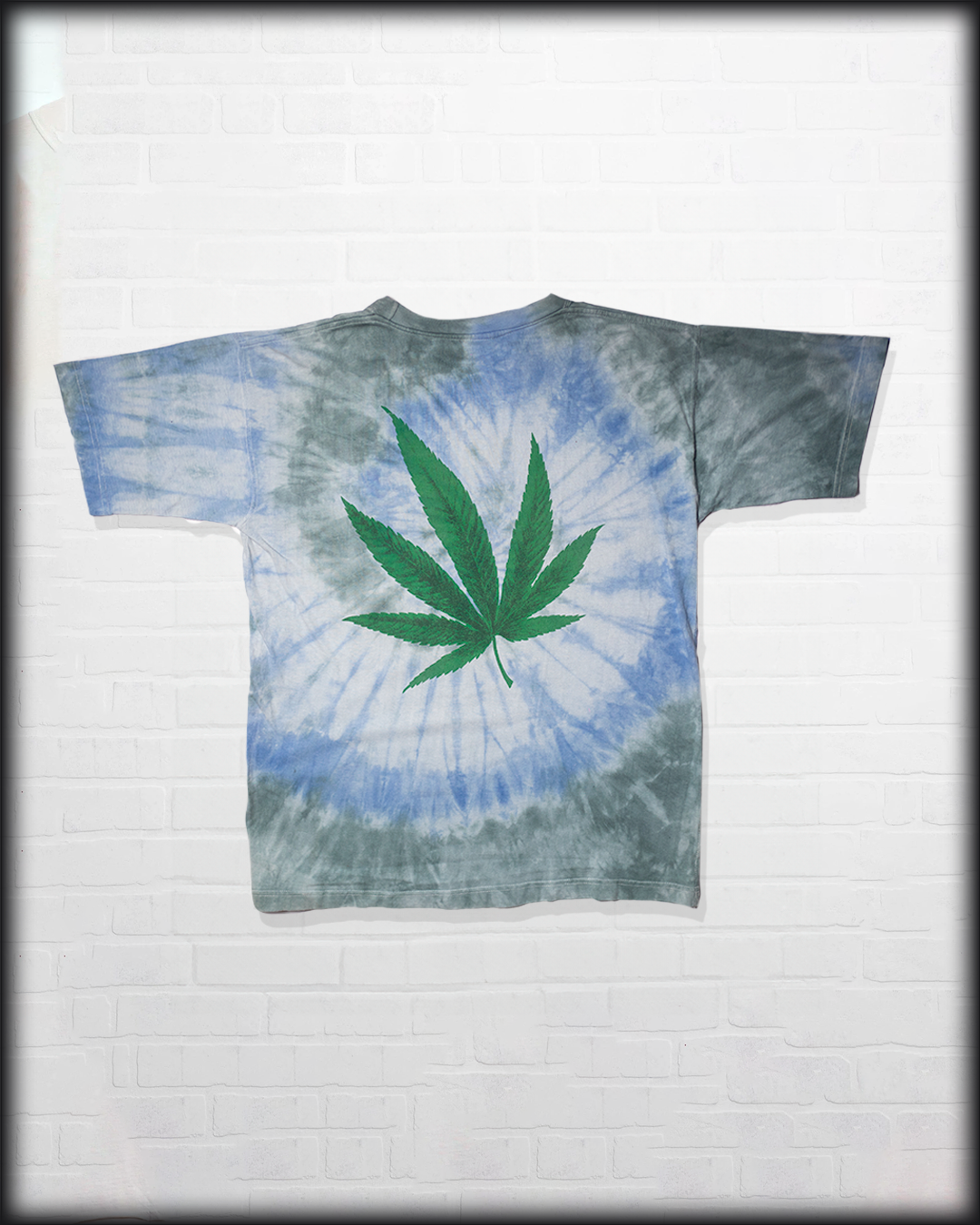 VINTAGE CANNABIS TIE DYE T-SHIRT