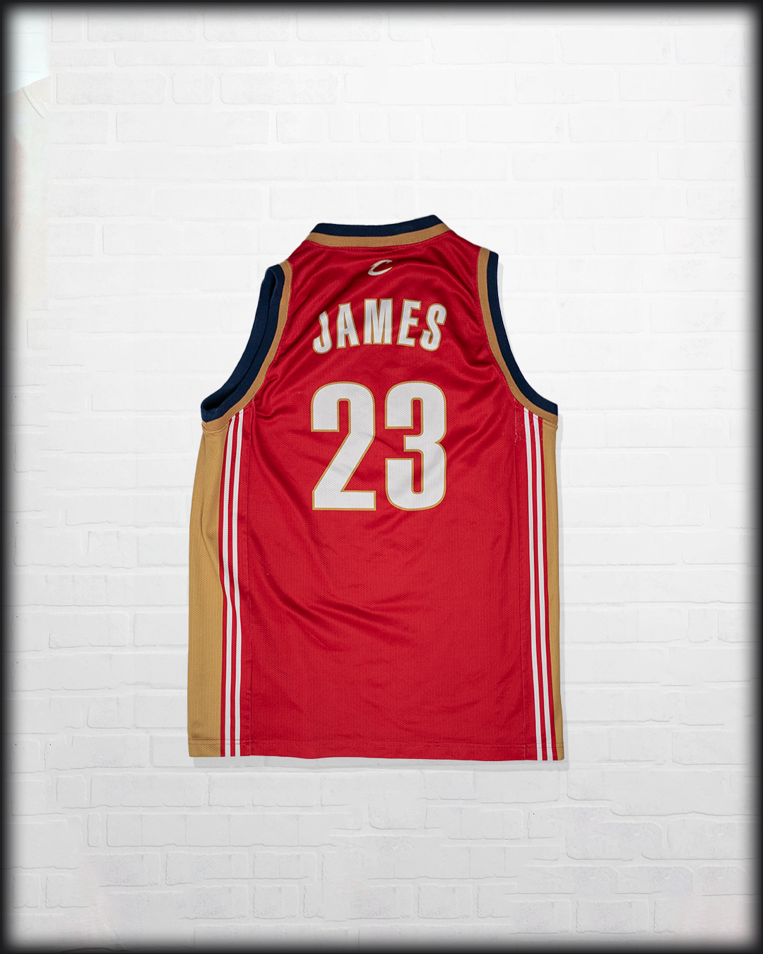 VINTAGE LEBRON JAMES CAVALIERS JERSEY